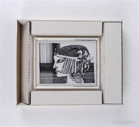 Összehasonlítás: retusált és eredeti portré.