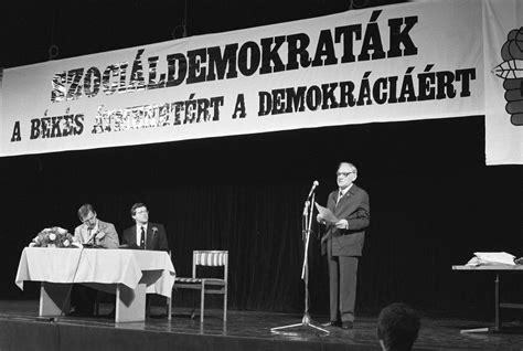 A Magyarországi Szociáldemokrata Párt alapítóinak gyűlése