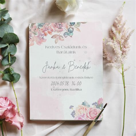 Canva felületének képernyőképe esküvői meghívó sablonokkal