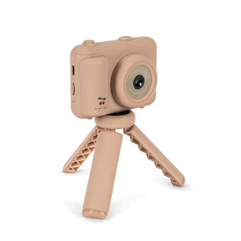 Fényképezőgép állvánnyal és stabil kéztartással