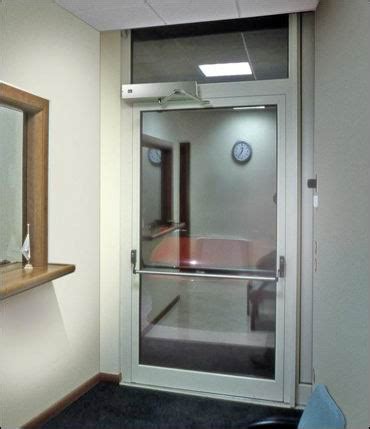 Akadálymentes rámpa és ajtó