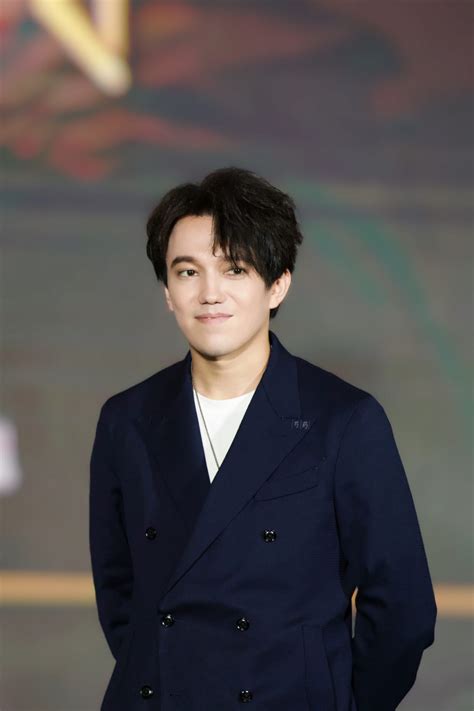 Dimash Qudaibergen fellépése a Szlavjanszkij Bazar versenyen