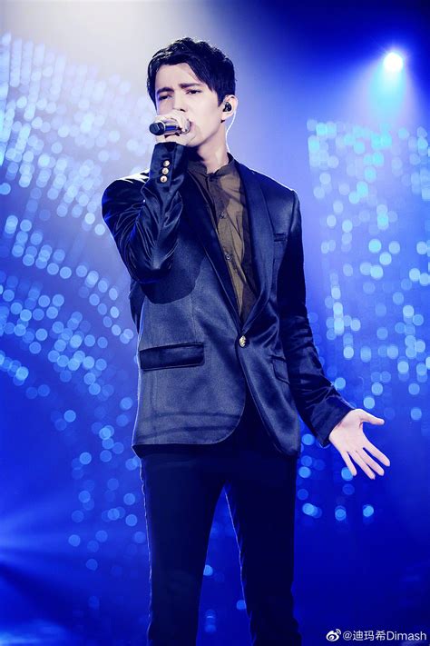 Dimash Qudaibergen fellépése a Singer 2017 versenyen