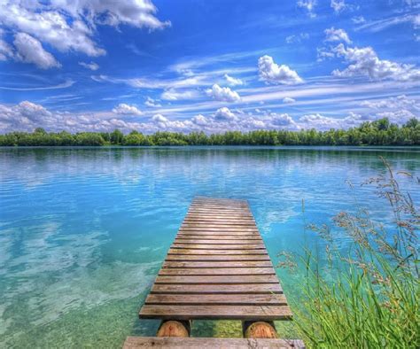 Összehasonlítás: egy sima szövegréteg és egy