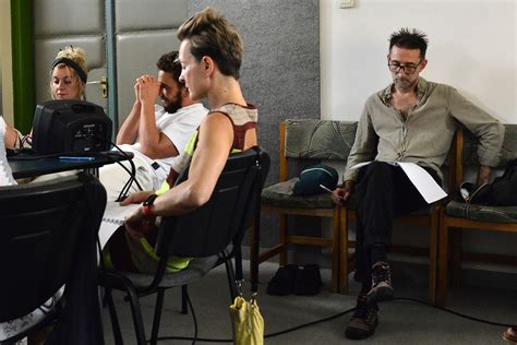 InDesign intelligens térköz jelzése kétfejű nyilak objektumok között