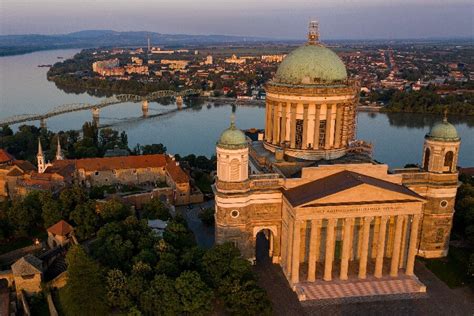 Esztergomi Bazilika a Duna felől