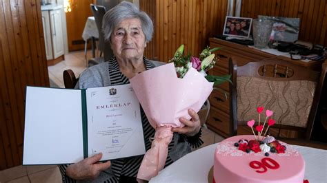Példa montázsolásra: Mancika és Ancika rétegmaszkokkal